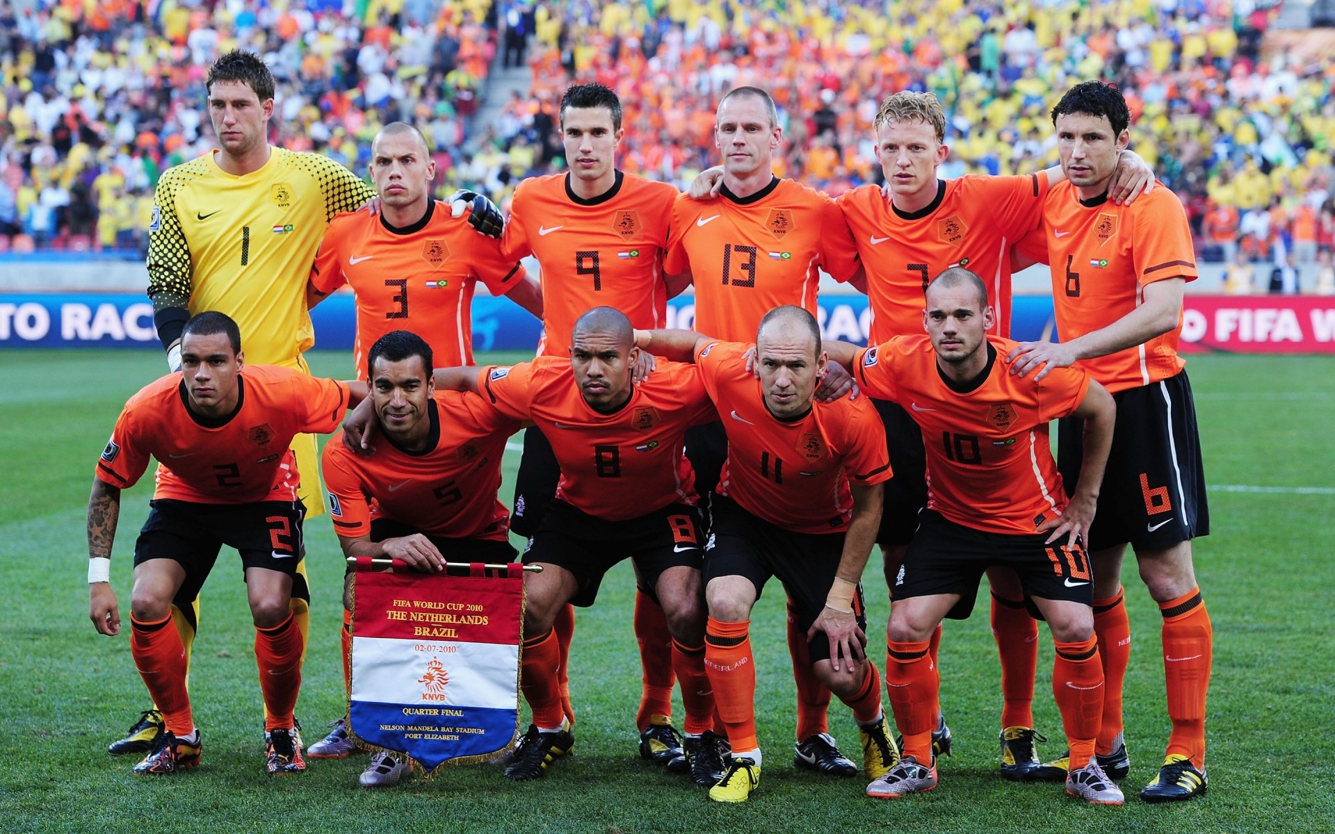 football football compétition stade balle match athlète but jeu rugby homme joueur de football adulte champion fan de sport van persie robben schneider