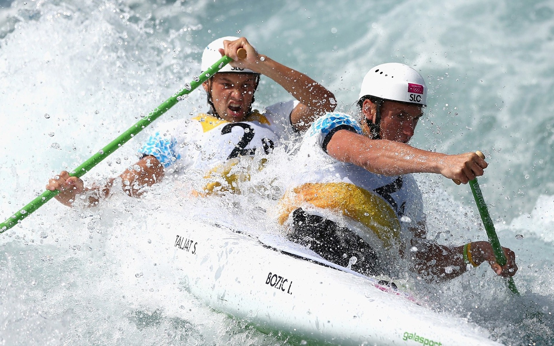 jogos olímpicos diversão competição esportes aquáticos lazer ação neve inverno água respingo molhado movimento corrida com pressa atleta campeonato esporte spray homem londres athelete bayda jogos olímpicos