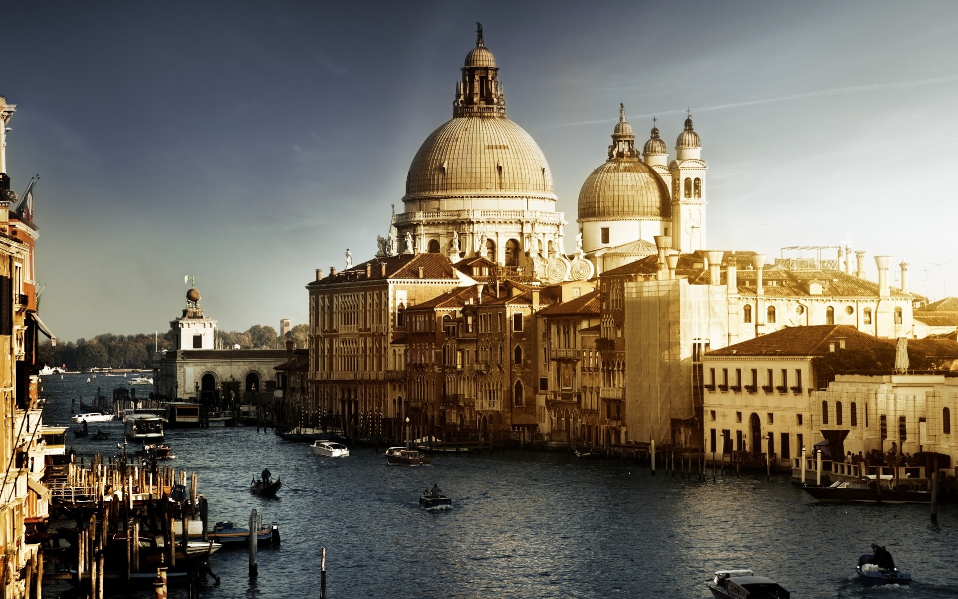 italien architektur religion reisen stadt kuppel im freien wasser haus kirche kathedrale himmel sehenswürdigkeit tourismus reflexion fluss gondeln kathedrale von venedig landschaft