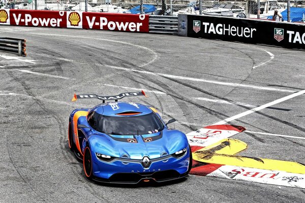 Course de la voiture bleue au championnat