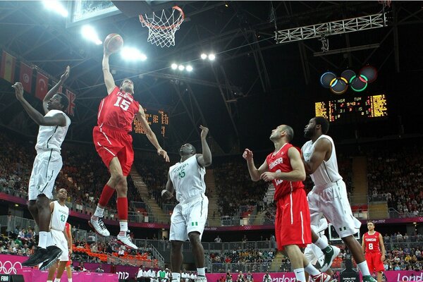 Frammento dei giochi olimpici di basket