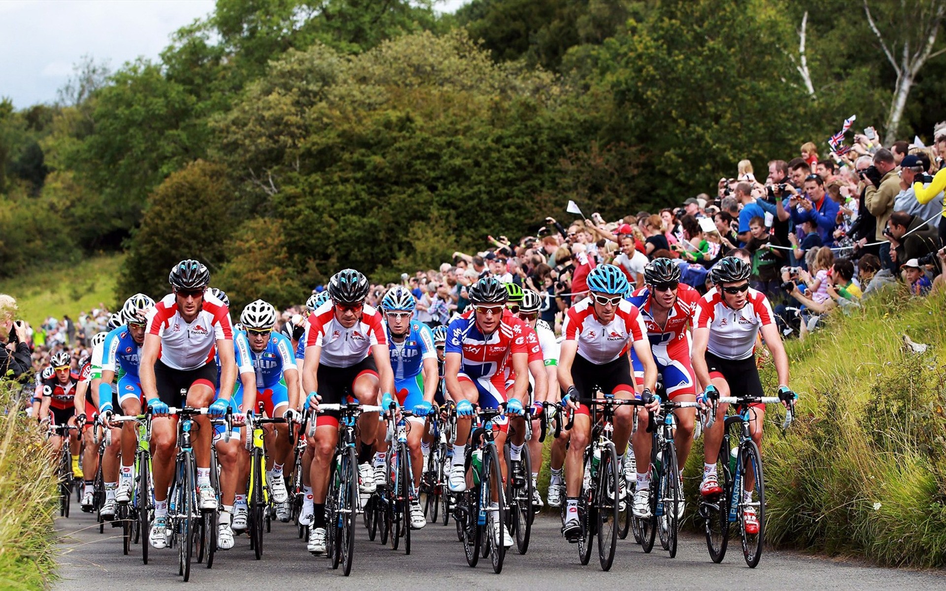 giochi olimpici ciclista corsa ruote concorso strada motociclista bicicletta seduto correre auto traffico maratona sport azione tempo libero gruppo atleta esercizio uomo londra giochi olimpici athelete