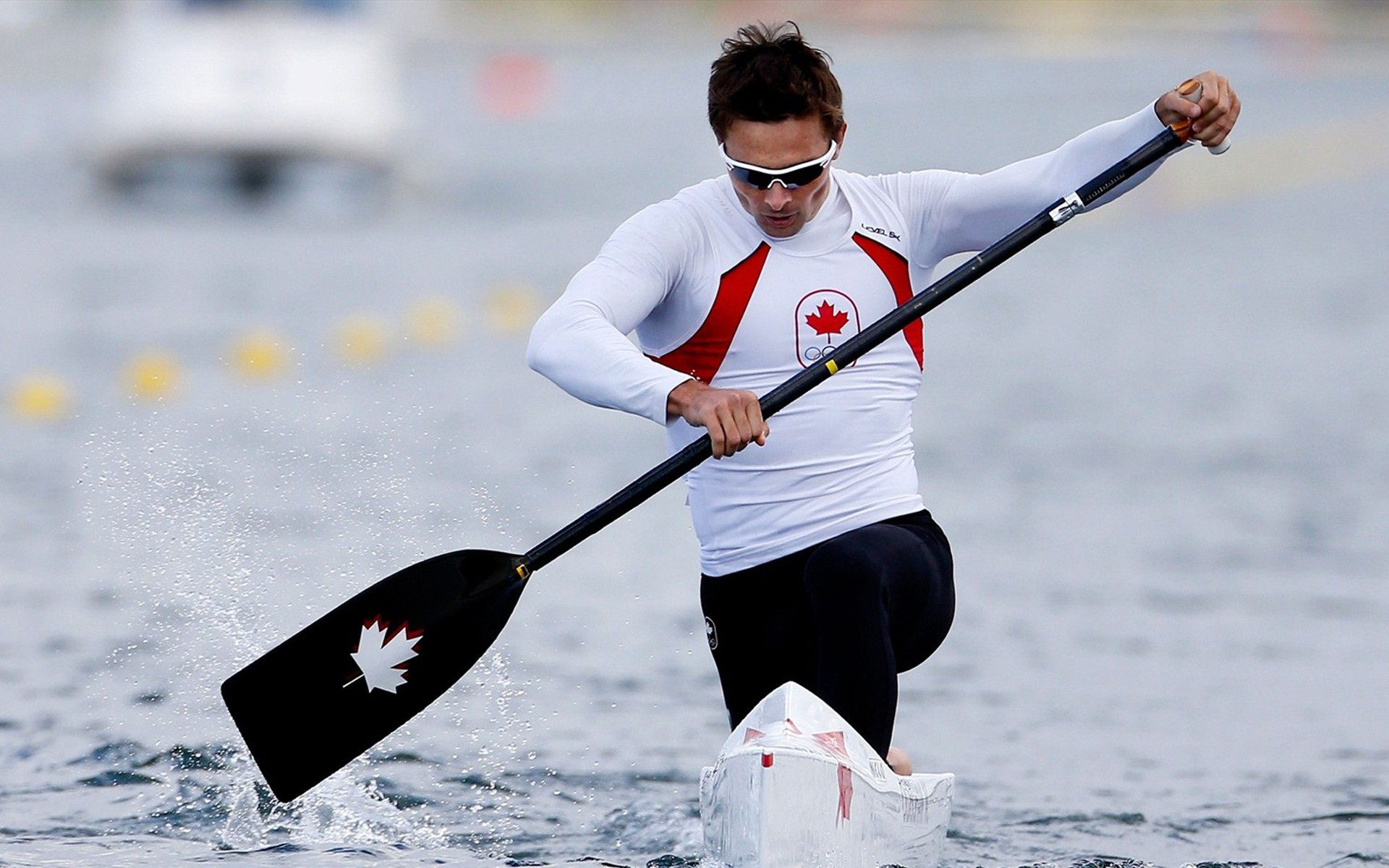 olympische spiele wettbewerb aktion erholung im freien mann sportler vergnügen allein wasser erholung wassersport rennen frau erwachsener sportgeräte london 2012 bayda