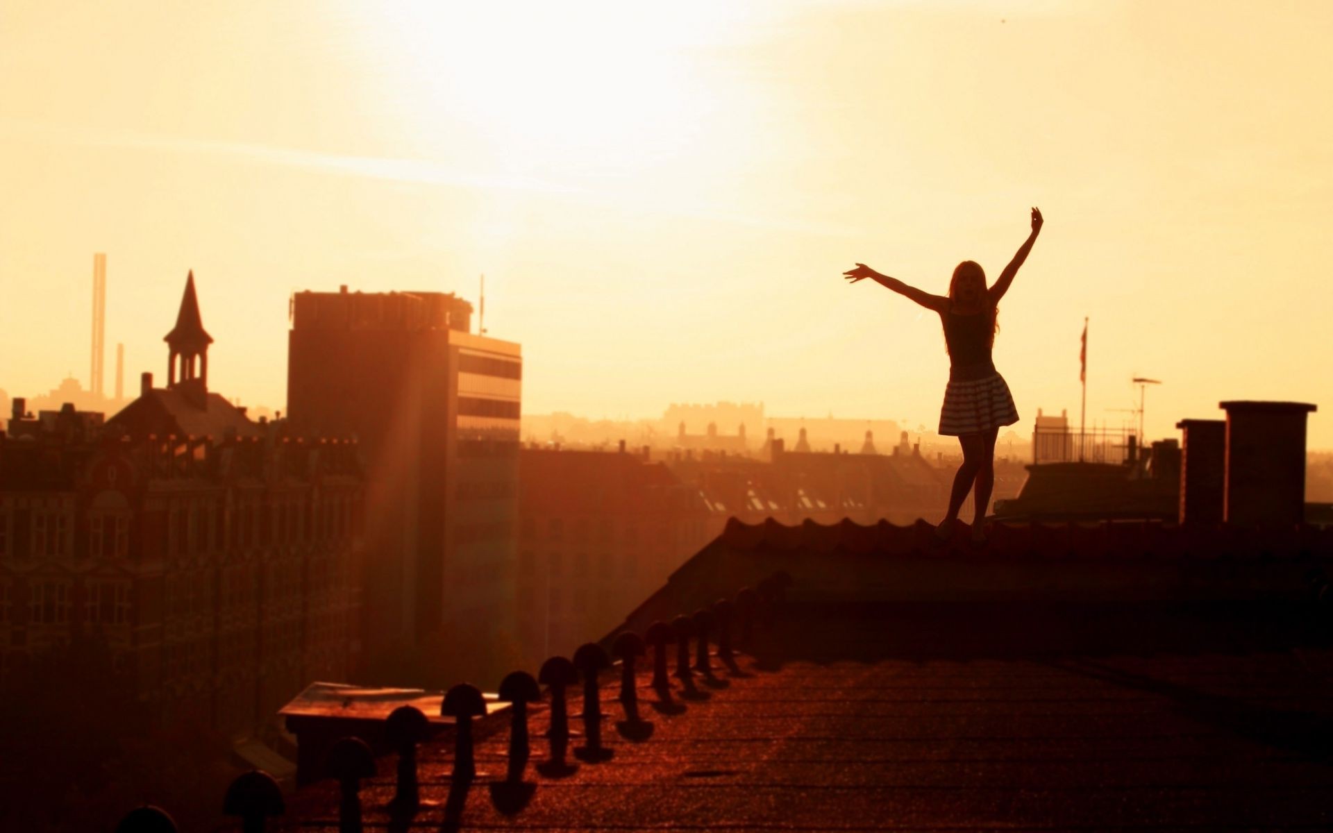 la mia città tramonto alba illuminato sera all aperto silhouette crepuscolo città da solo adulto viaggi uomo architettura sole donna