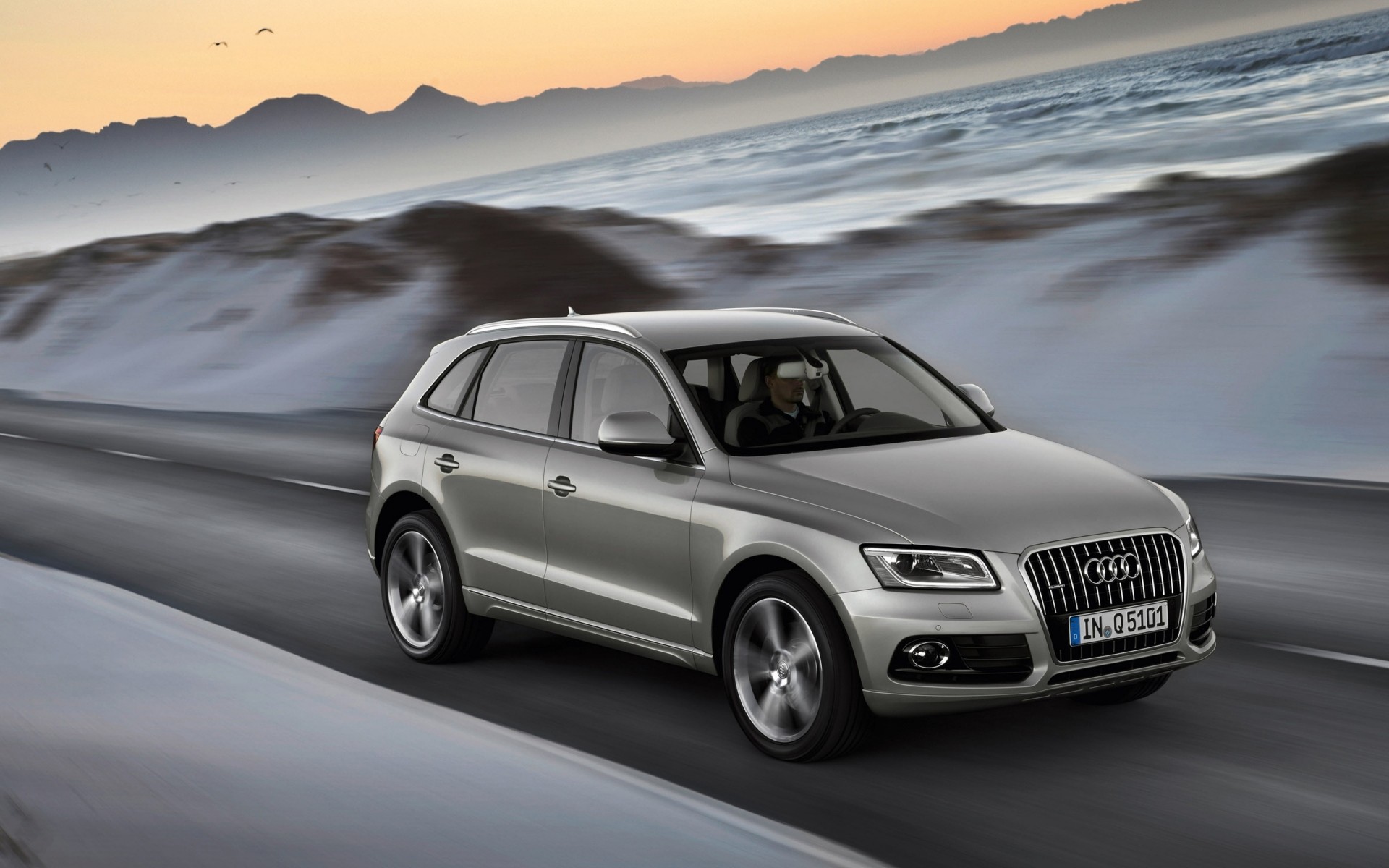 audi auto auto automobil mittags transportsystem schwärze räder beeilen sie sich schnell motorhaube audi q5