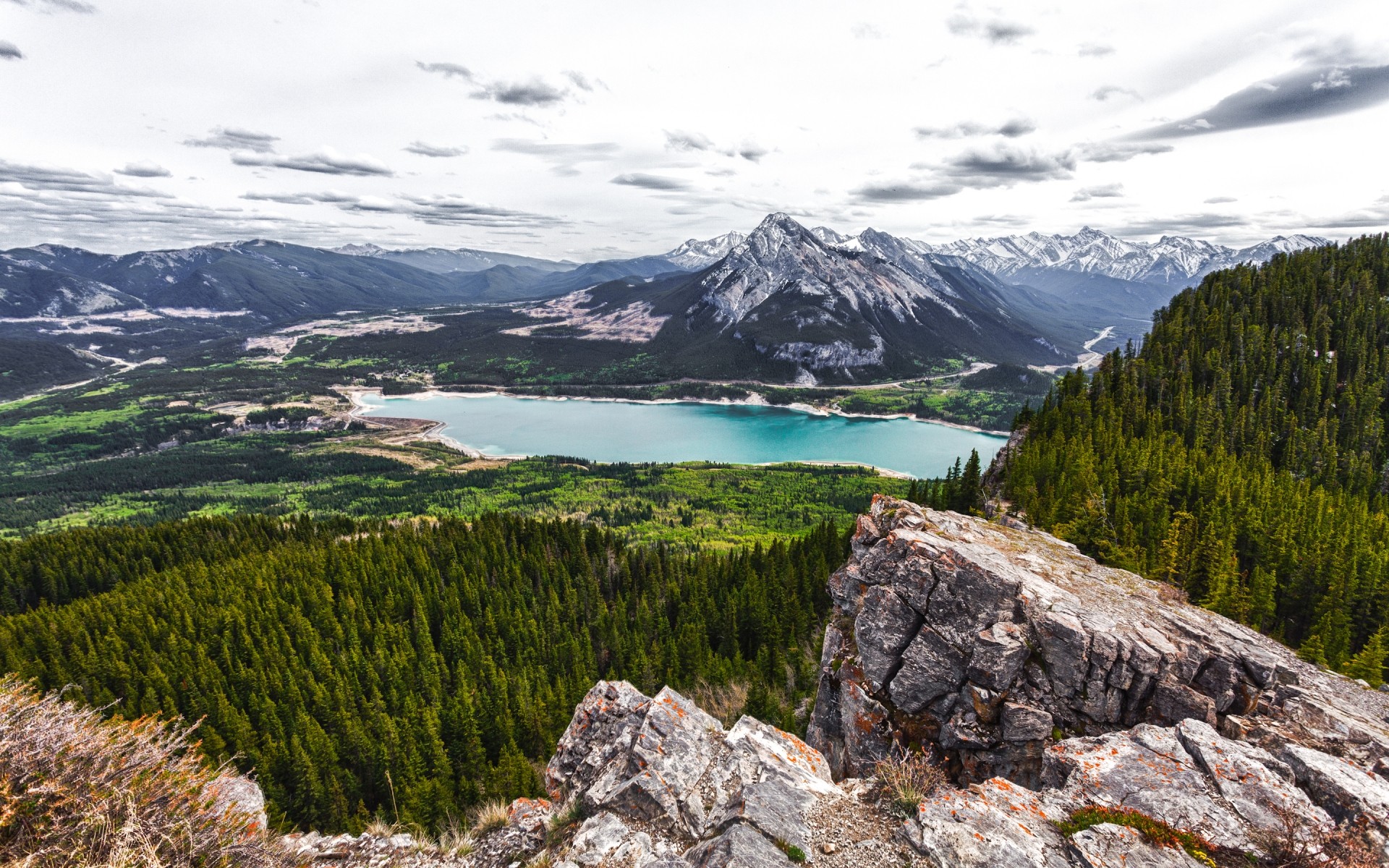 otras ciudades montañas paisaje viajes agua naturaleza cielo al aire libre escénico roca nieve lago verano valle turismo pico de montaña fondo