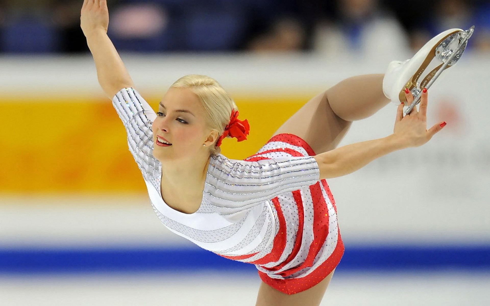 esporte ginástica atleta competição adulto força exercício campeonato mulher classe arte figura patinação gelo branco loura