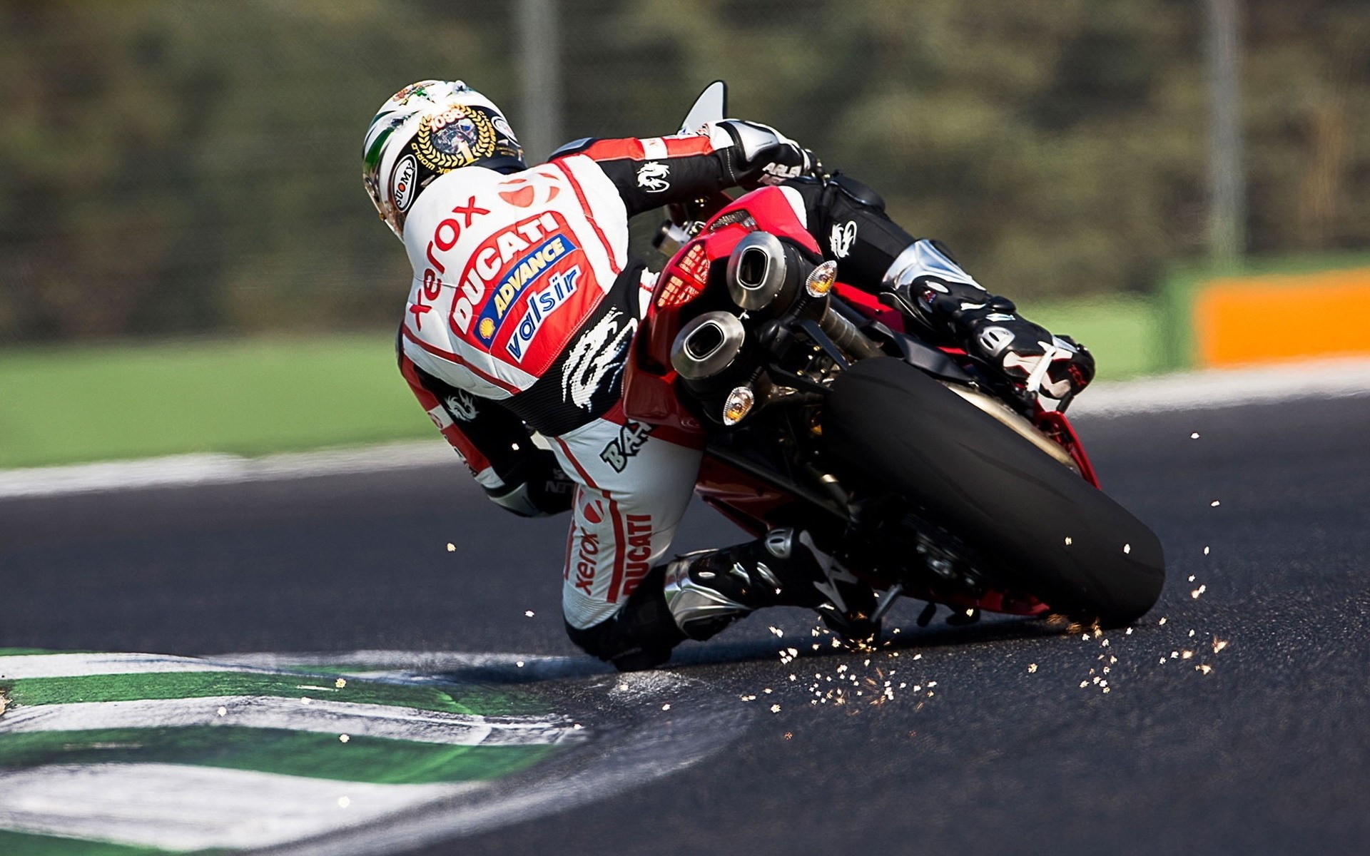 ducati bicicleta corrida competição campeonato carro apresse-se carro trabalhos de equipe lema motor corridas de motos