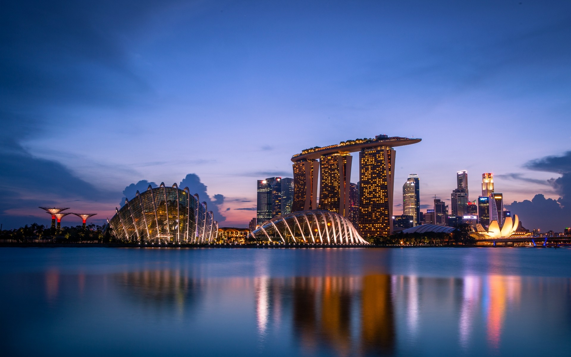 altre città acqua architettura tramonto città viaggi crepuscolo sera riflessione cielo ponte fiume illuminazione città alba all aperto skyline casa centro città singapore giardini vicino alla baia luci della grande città luci notturne