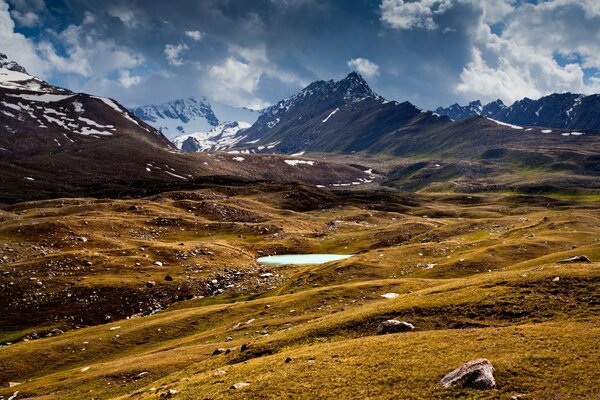 Schöne Landschaft durch die Augen eines Reisenden