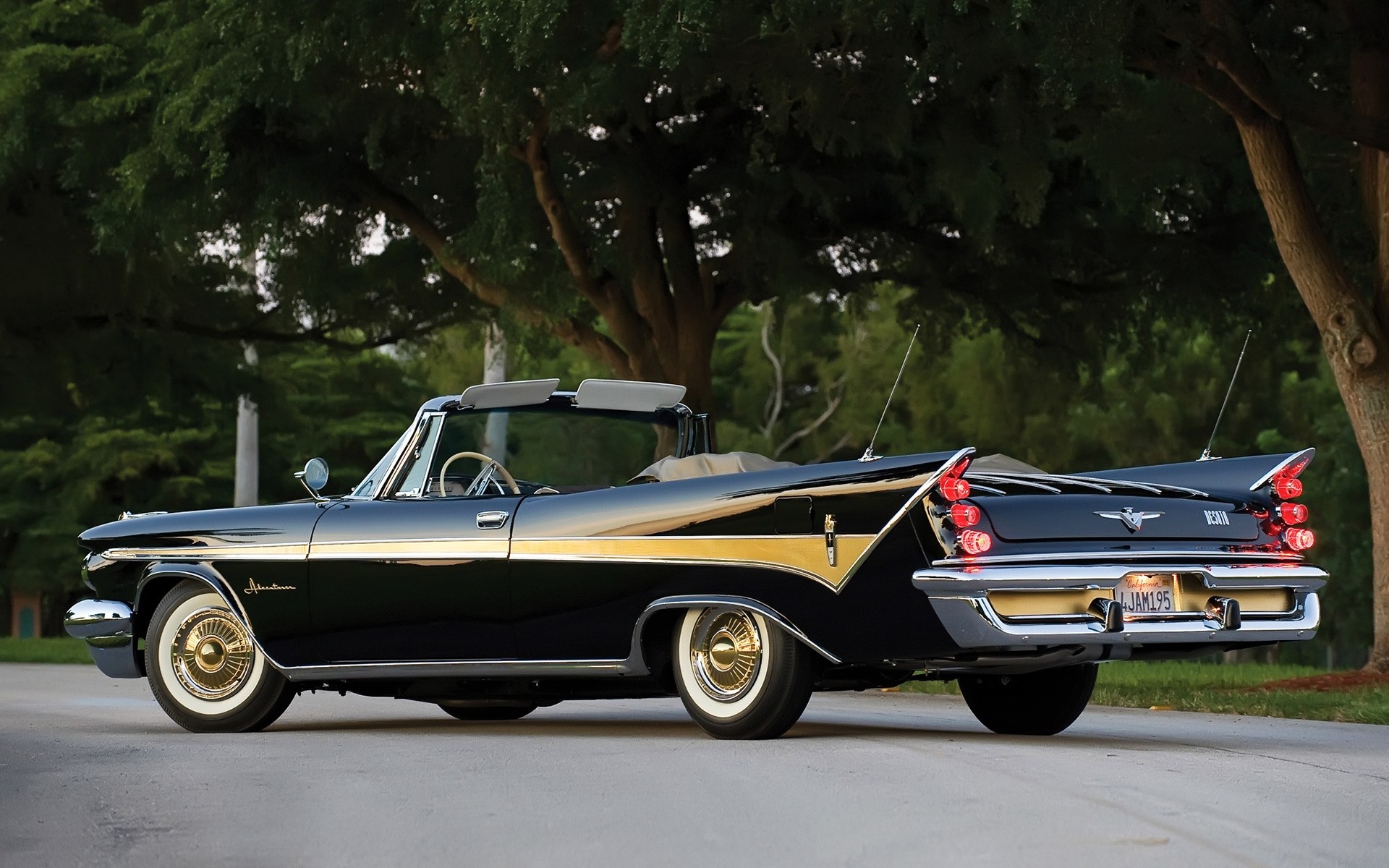 classic / old cars voiture véhicule système de transport cabriolet montrer rapide desoto