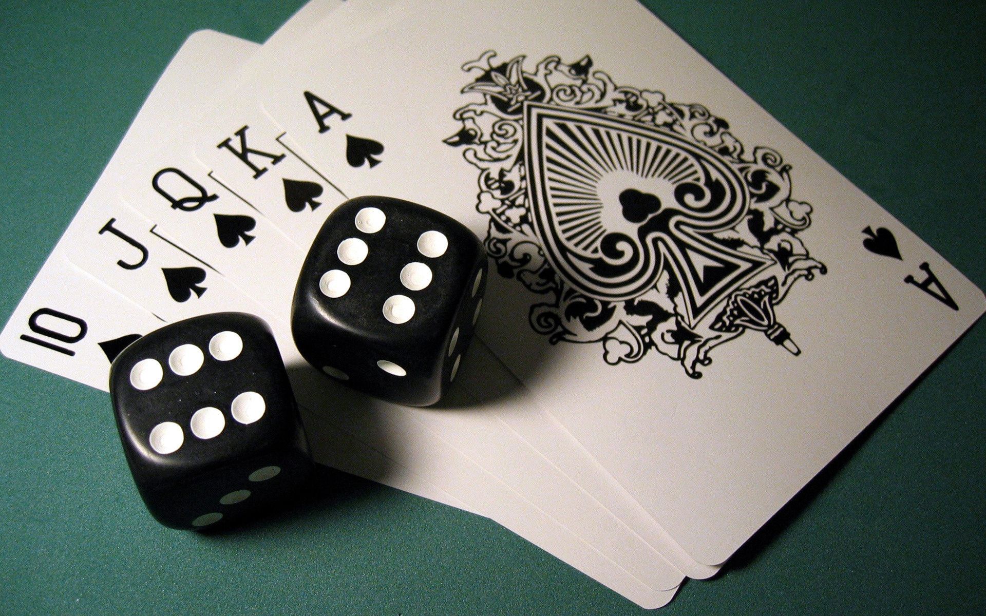 азартные игры казино шанс покер риск удачи кости туз повезло играть выиграть отдых игры успех картежник богатство победитель деньги бизнес