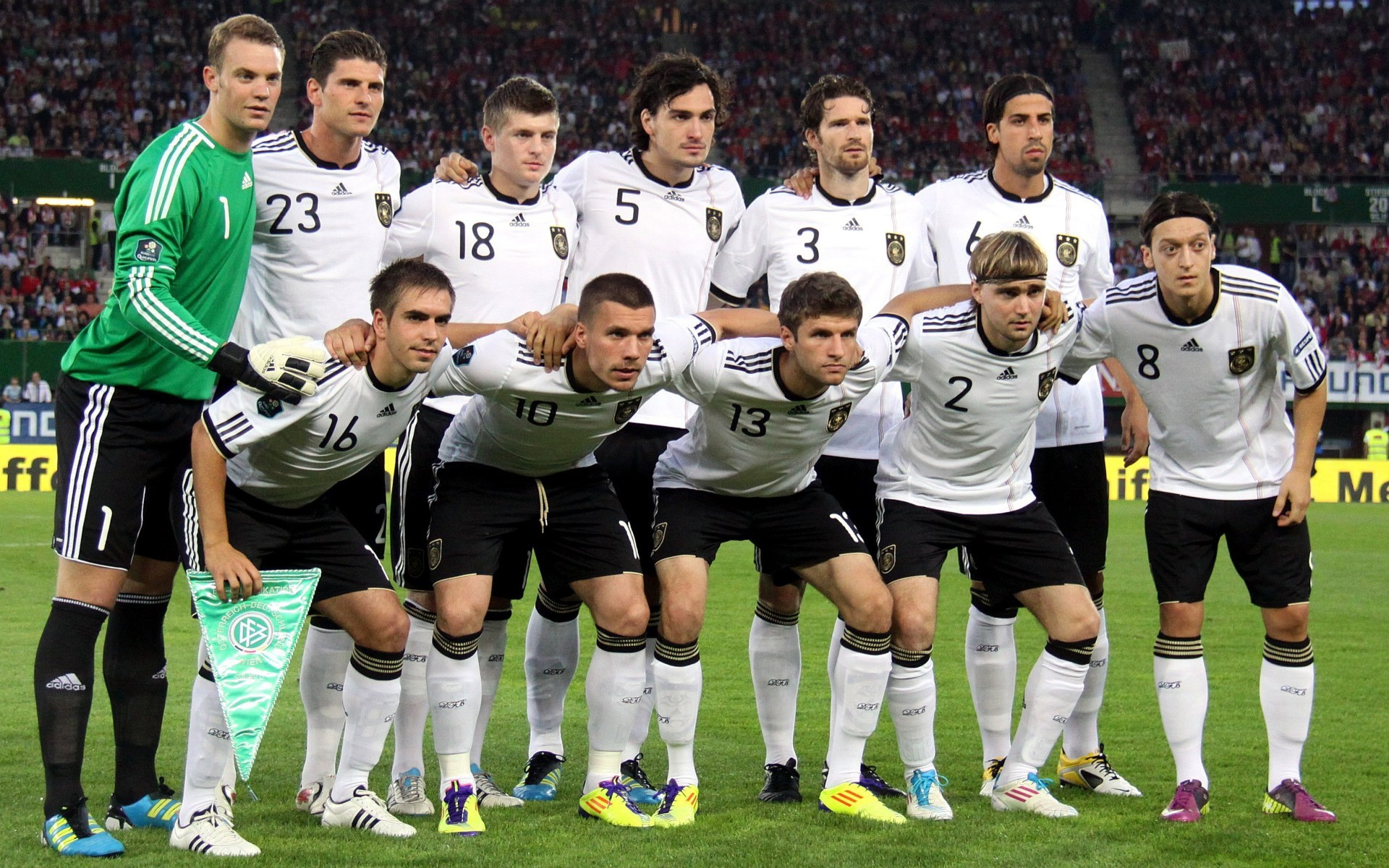 futebol futebol competição estádio jogo rugby bola jogos atleta objetivo homem fã de esportes estrelas deutschland