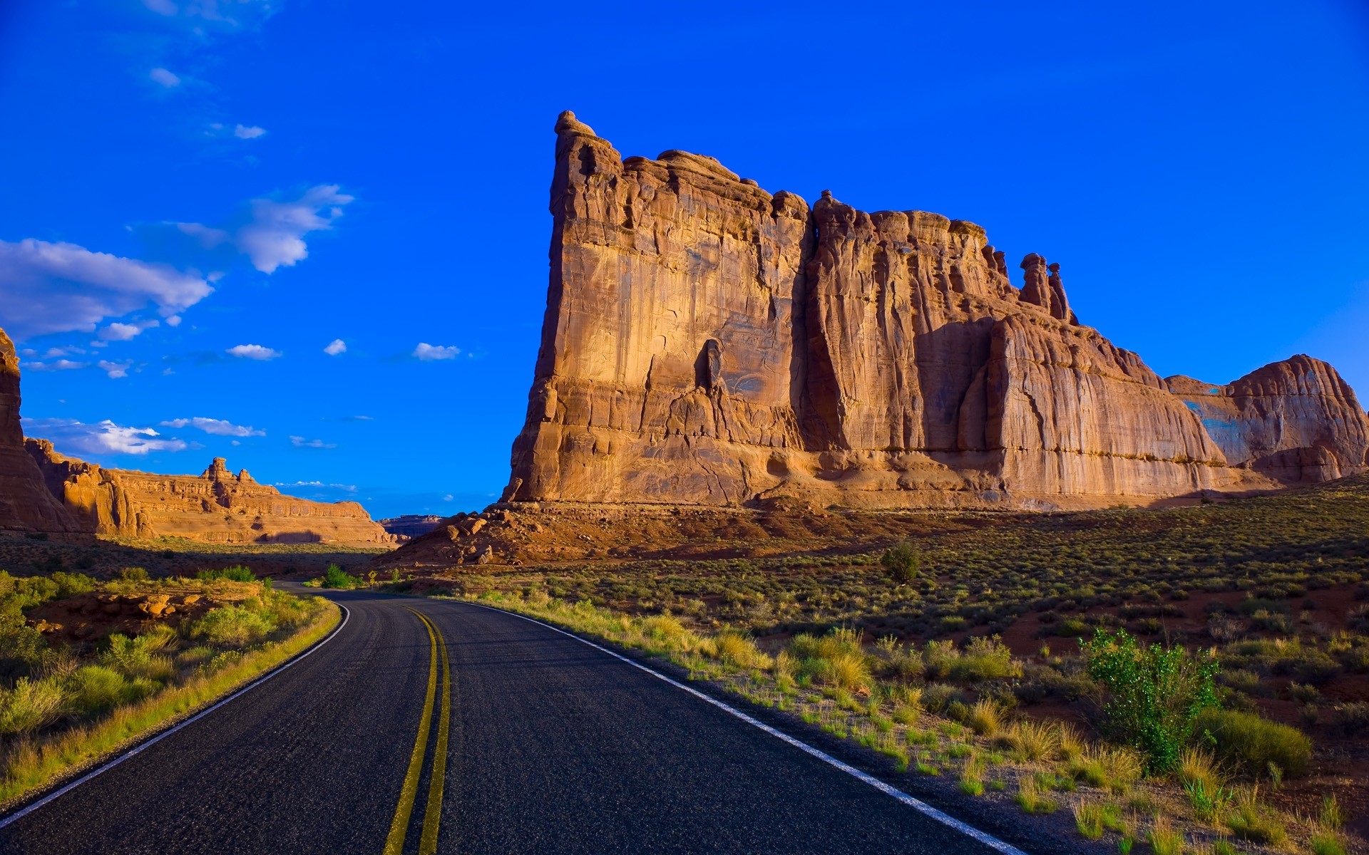 usa voyage à l extérieur désert rock paysage ciel grès scénique montagnes nature canyon route vallée géologie à distance lumière du jour aride coucher de soleil fond pierres