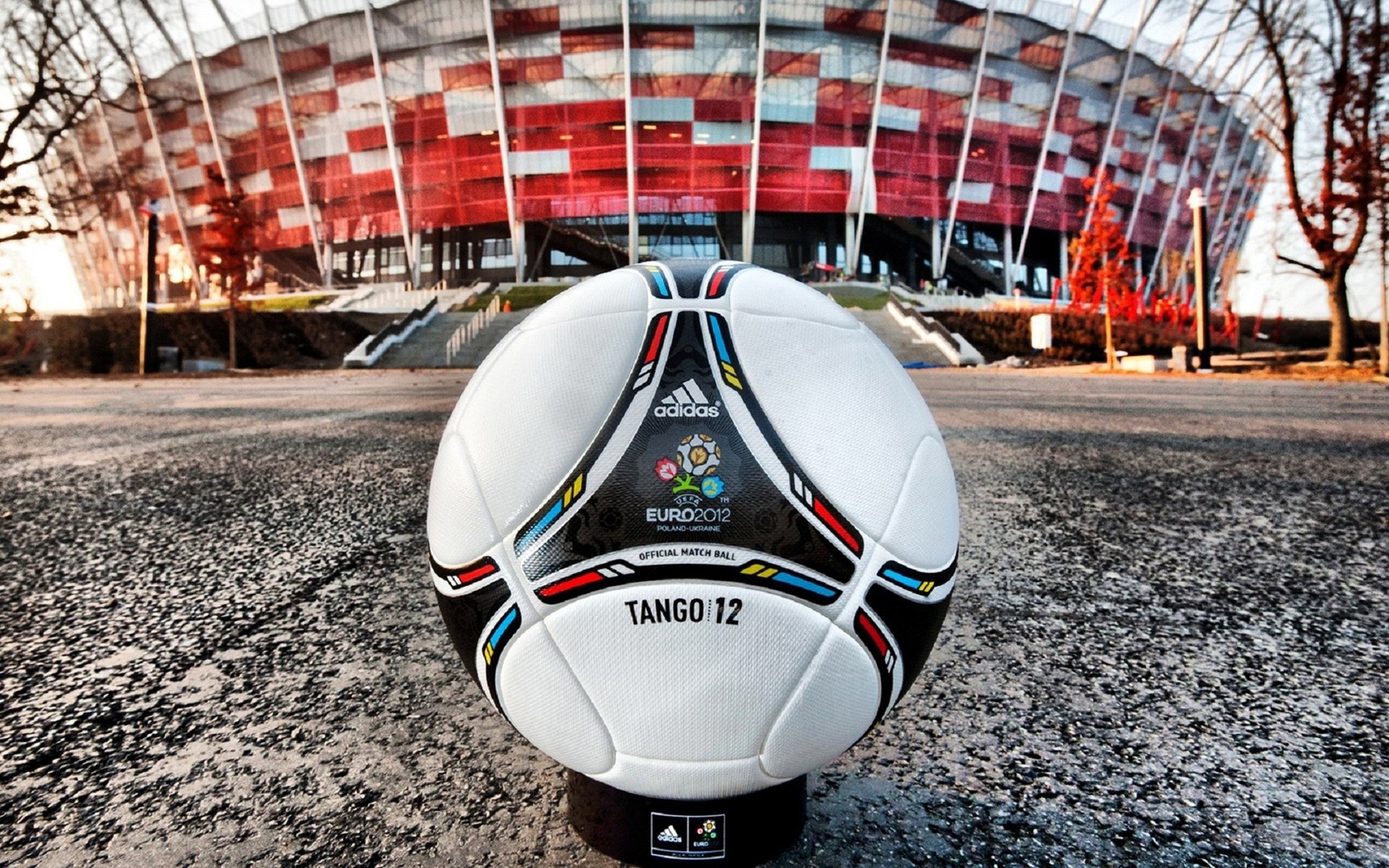 piłka nożna piłka nożna konkurs mistrzostwa sport miasto miejski stadion gry akcja plenerowa piłka 2012 tango euro