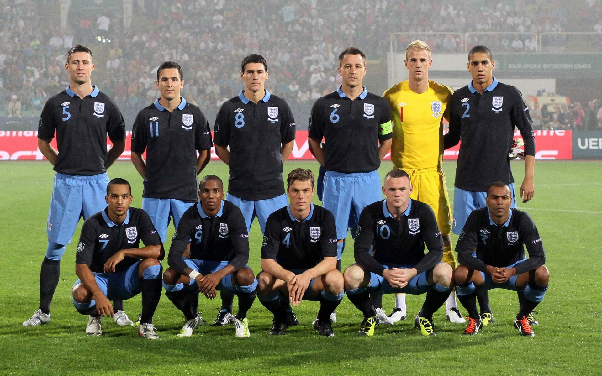 football football compétition rugby match stade tenue athlète footballeur porter uniforme homme ballon ballon de football jeu étoiles rooney angleterre