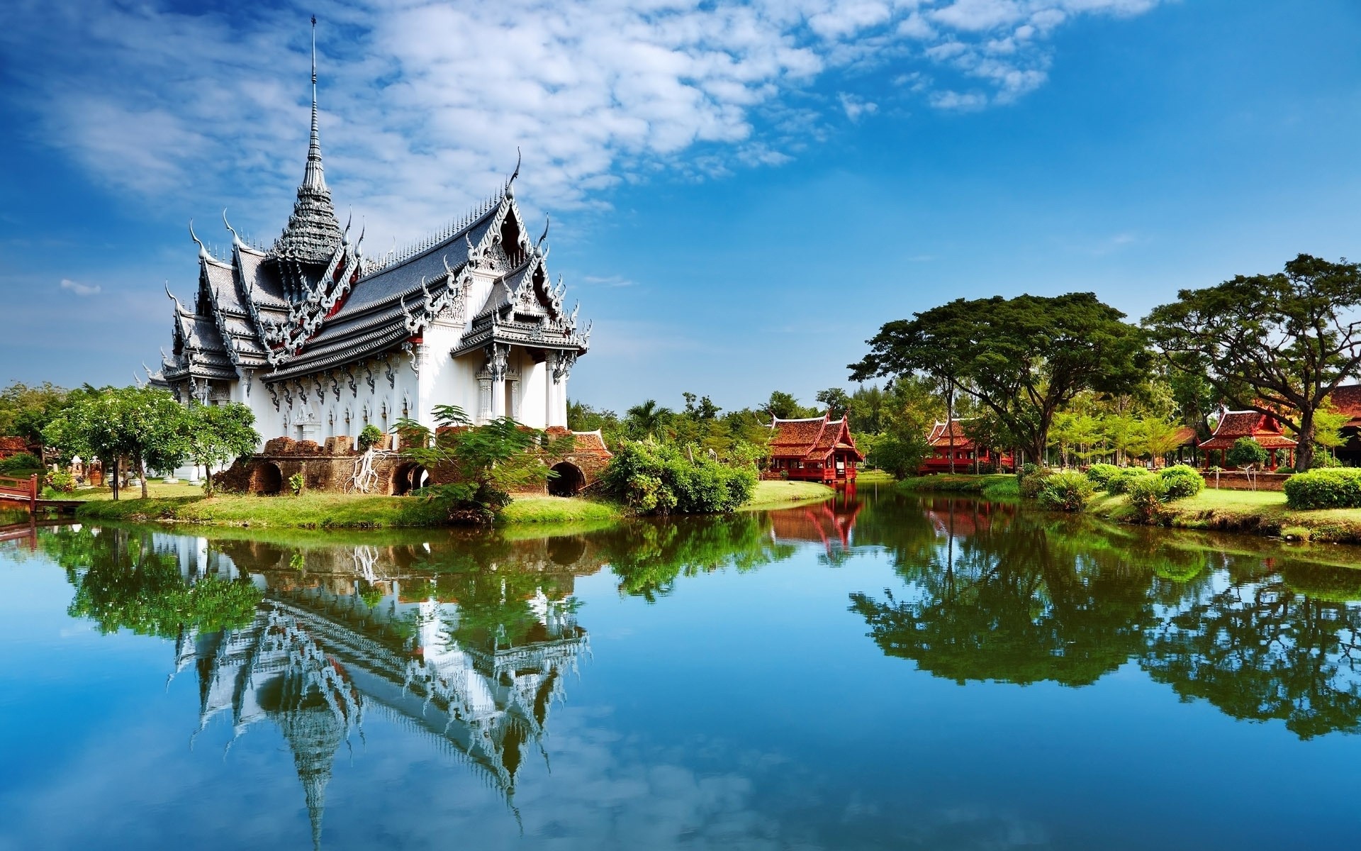 china viajes lago agua reflexión tradicional cielo cultura piscina árbol arquitectura al aire libre turismo río casa naturaleza parque nube templo hermosa