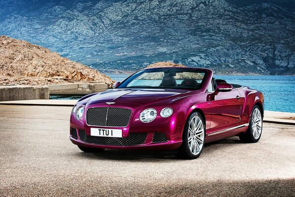 Bentley (Cabrio) in ausgefransten Farben