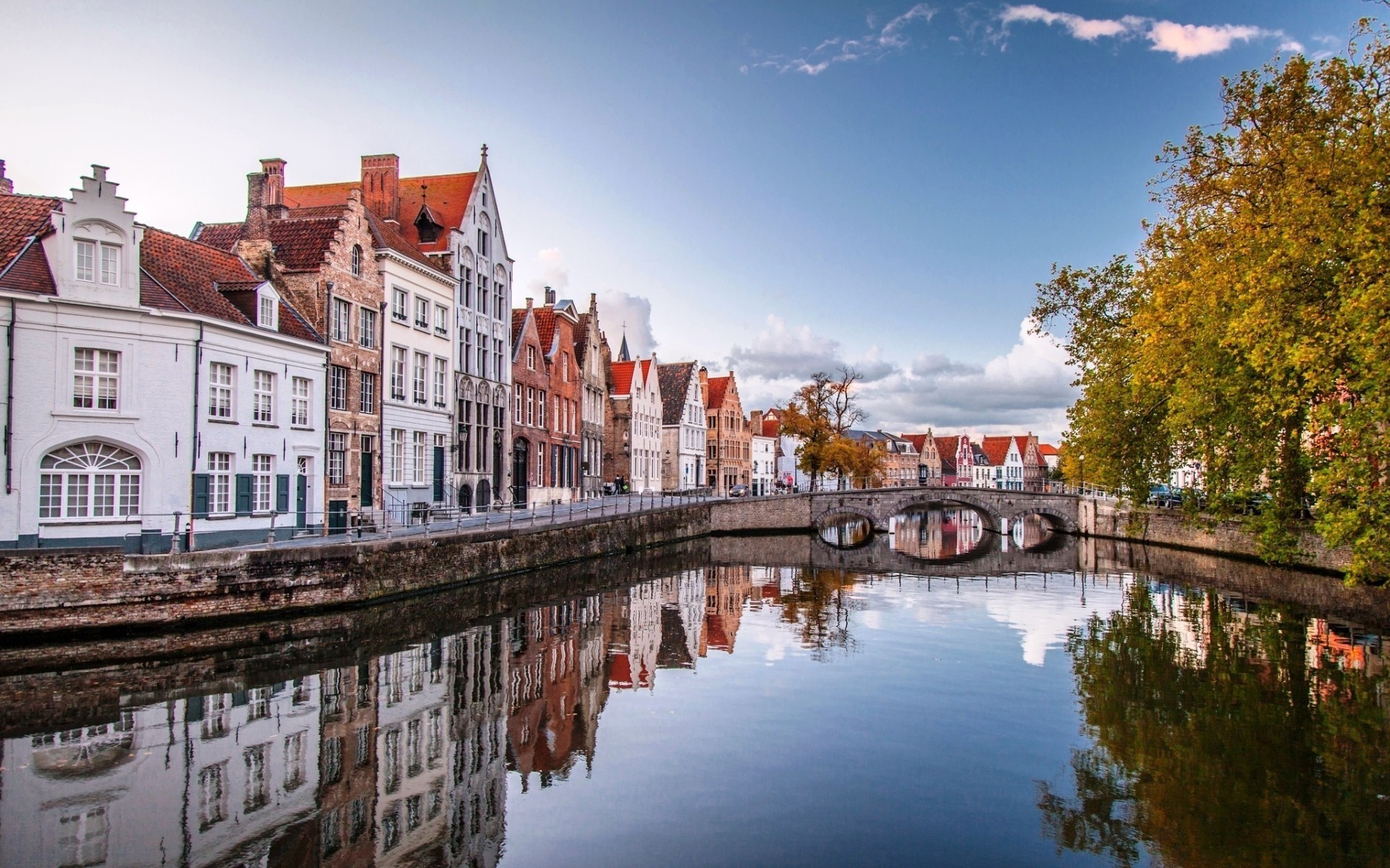 otras ciudades arquitectura agua viajes río casa al aire libre ciudad cielo puente reflexión canal viejo casa ciudad turismo paisaje de brujas foto de brujas