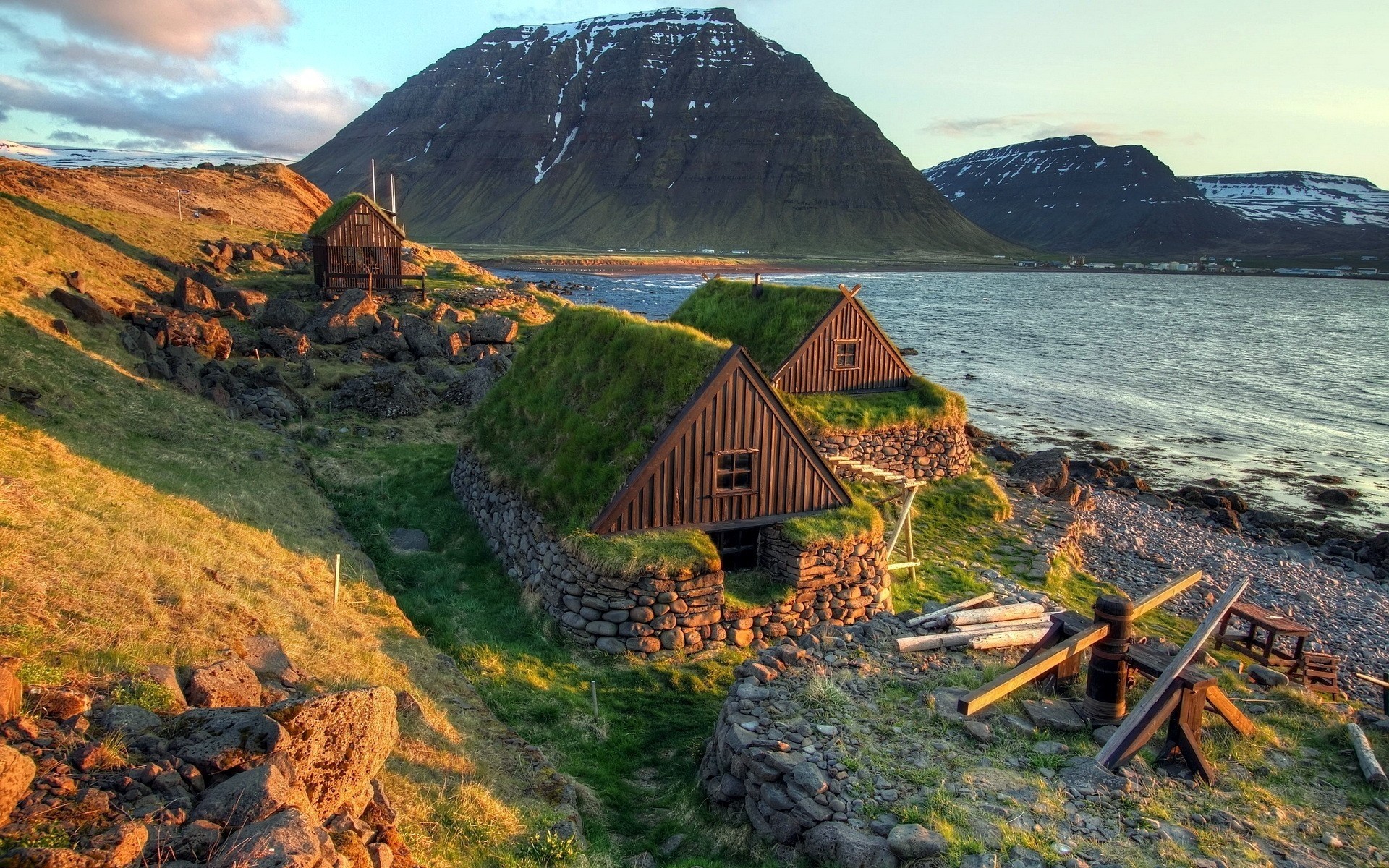 andere städte reisen berge wasser landschaft natur im freien landschaftlich meer himmel holz haus see sommer tourismus rock herbst fjord zuhause