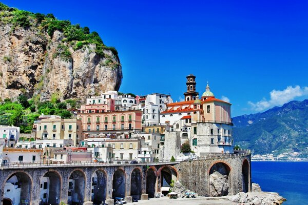 Belles Créations architecturales dans les montagnes