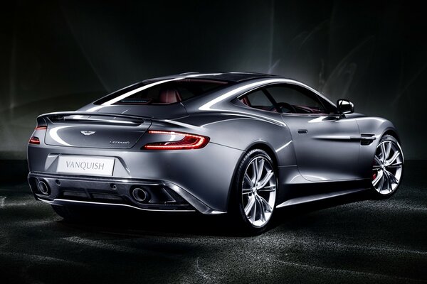 Paraurti posteriore aston martin