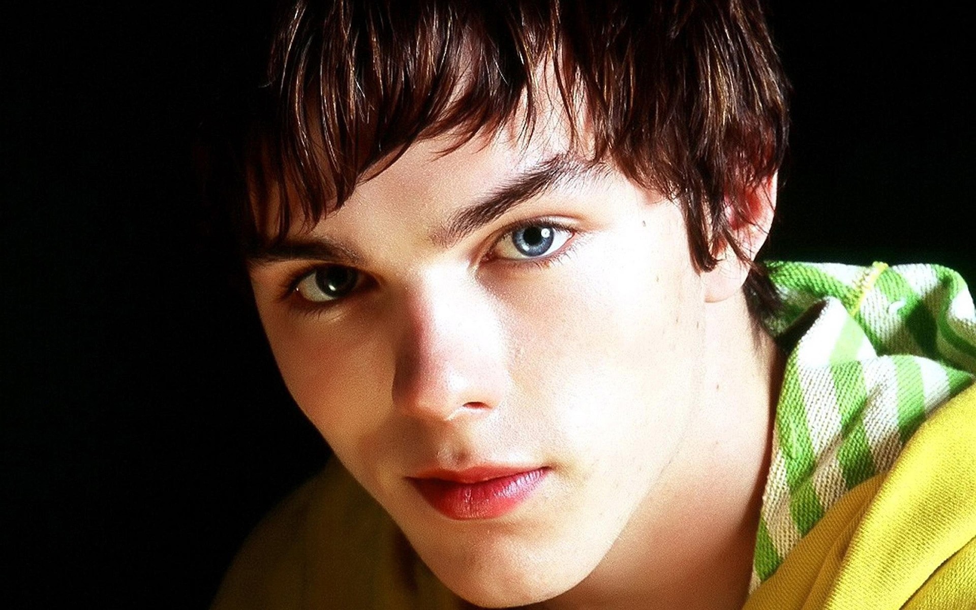 uomo ritratto moda donna occhio modello ragazza uno bambino nicholas hoult