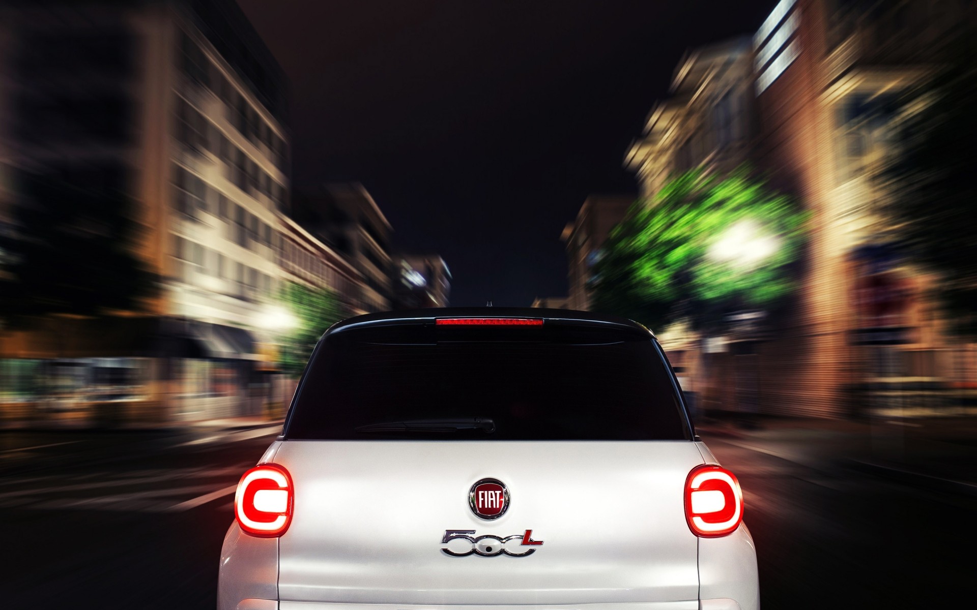 fiat автомобиль бұлыңғырлық көше көлік жүйесі жол трафик жылдам асығыңыз автомобиль асфальт әрекет диск саяхат тротуар қала жарық тас жол жылдамдық қалалық автомобиль fiat 500l