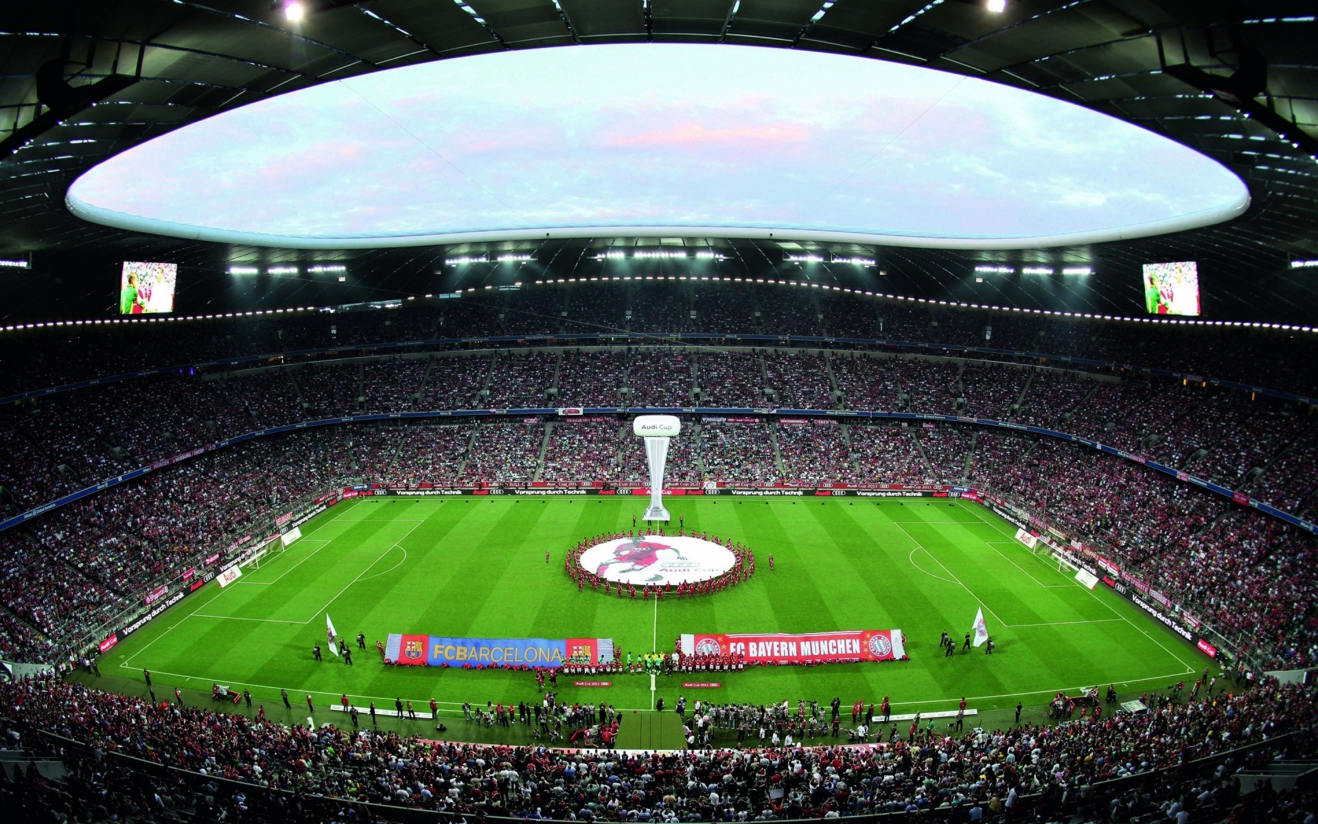 football stade fan de sport compétition football balle lieu base-ball beaucoup tribune tribunes auditorium jeux terrain championnat piste athlète spectateur groupe tenue