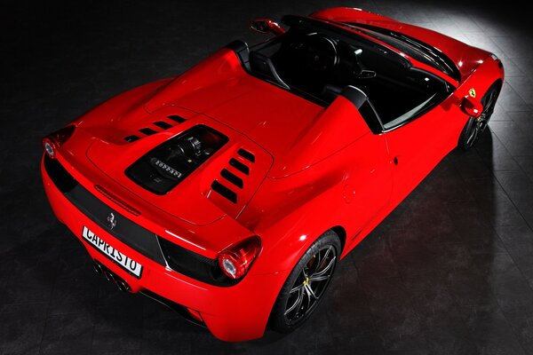 Roter Pathos Ferrari Spider