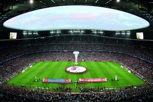 Estádio de futebol cheio de torcedores