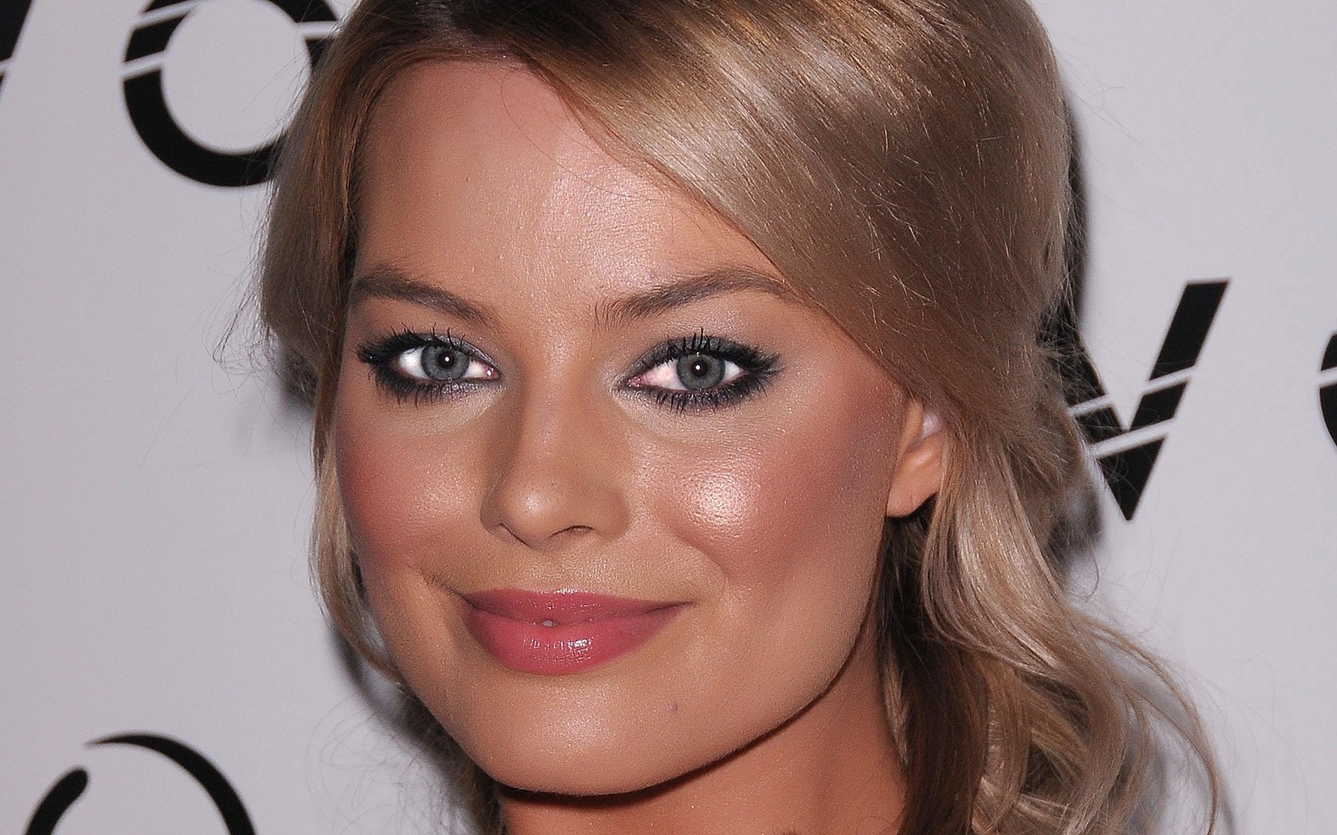 женщина мода продвижение марго робби