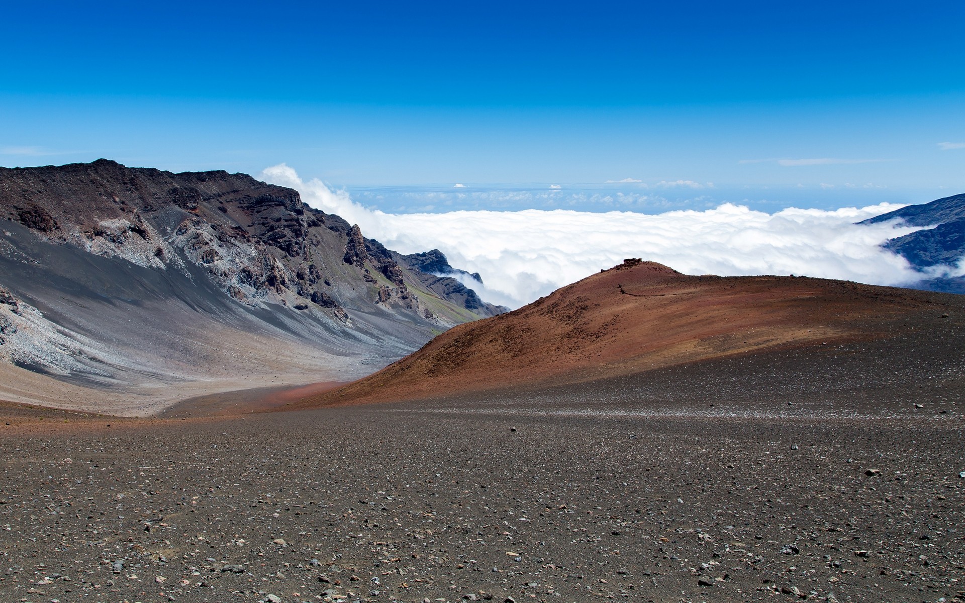 paisaje montaña desierto paisaje viajes volcán cielo naturaleza carretera estéril nieve valle al aire libre cráter escénico colina nubes