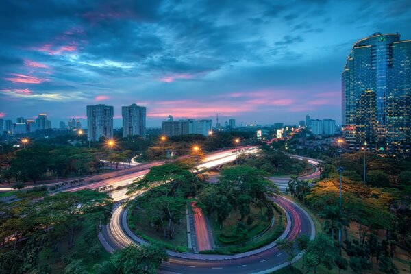 Carreteras urbanas en la zona de dormitorio