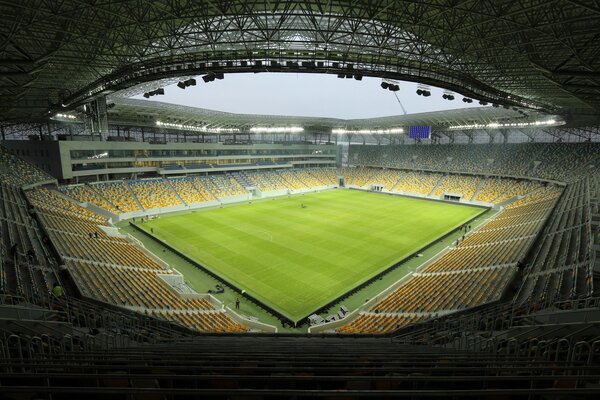 Volles Foto des großen Stadions