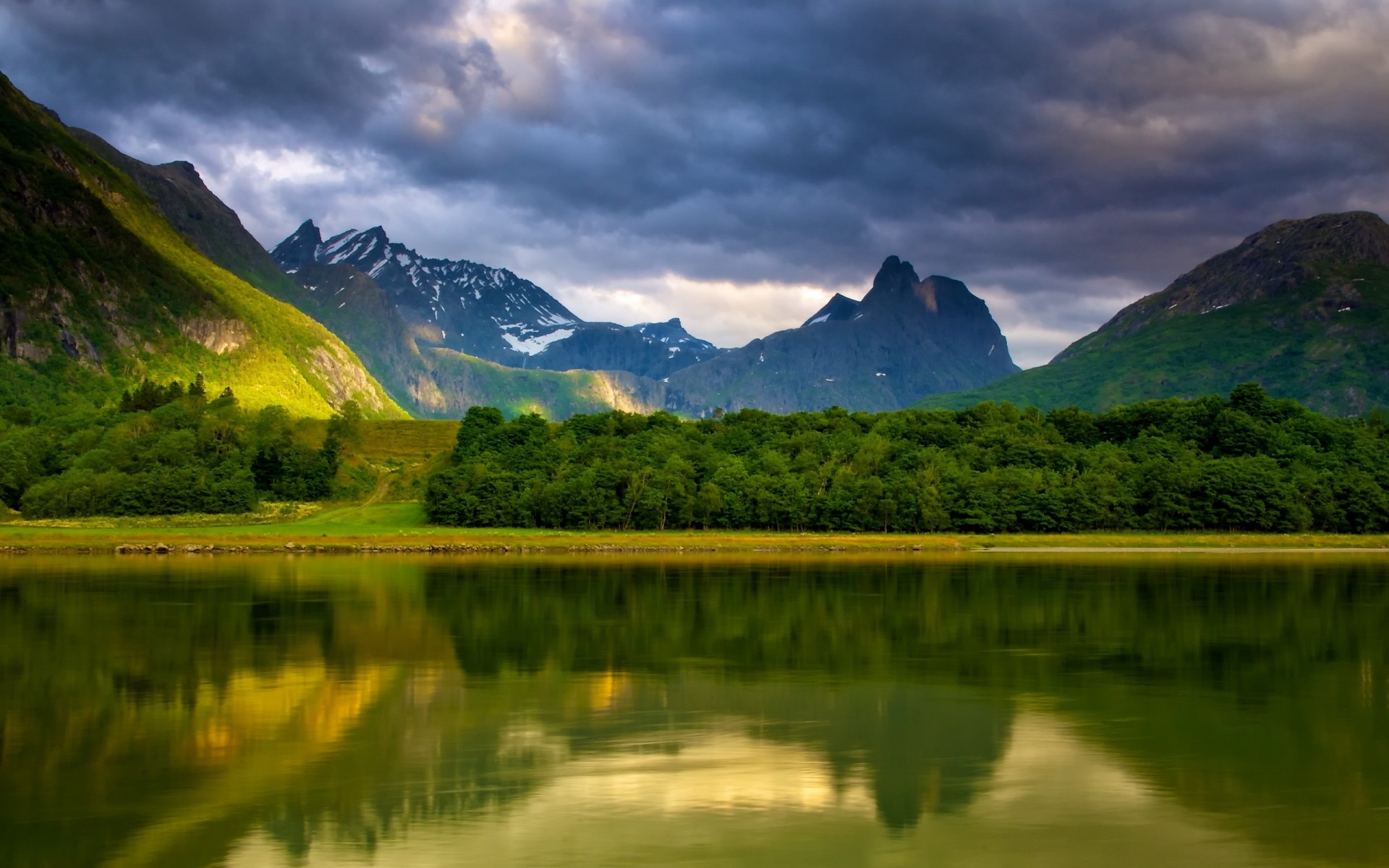 paysage eau lac voyage nature montagnes à l extérieur paysage réflexion ciel bois aube été coucher de soleil sang-froid forêt verte