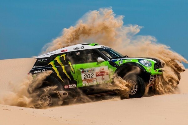 Carreras de coches deportivos en el desierto