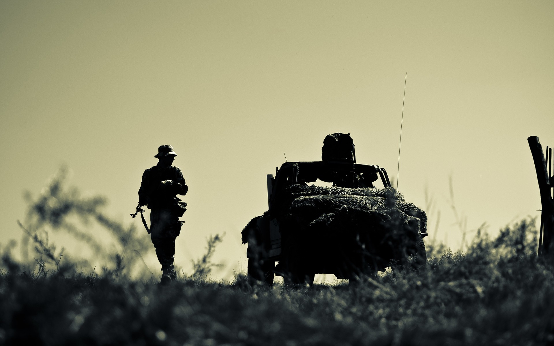 военные войны армия солдат пистолет оружие пейзаж человек силуэт взрослый подсветкой битва боевой действие закат один винтовка