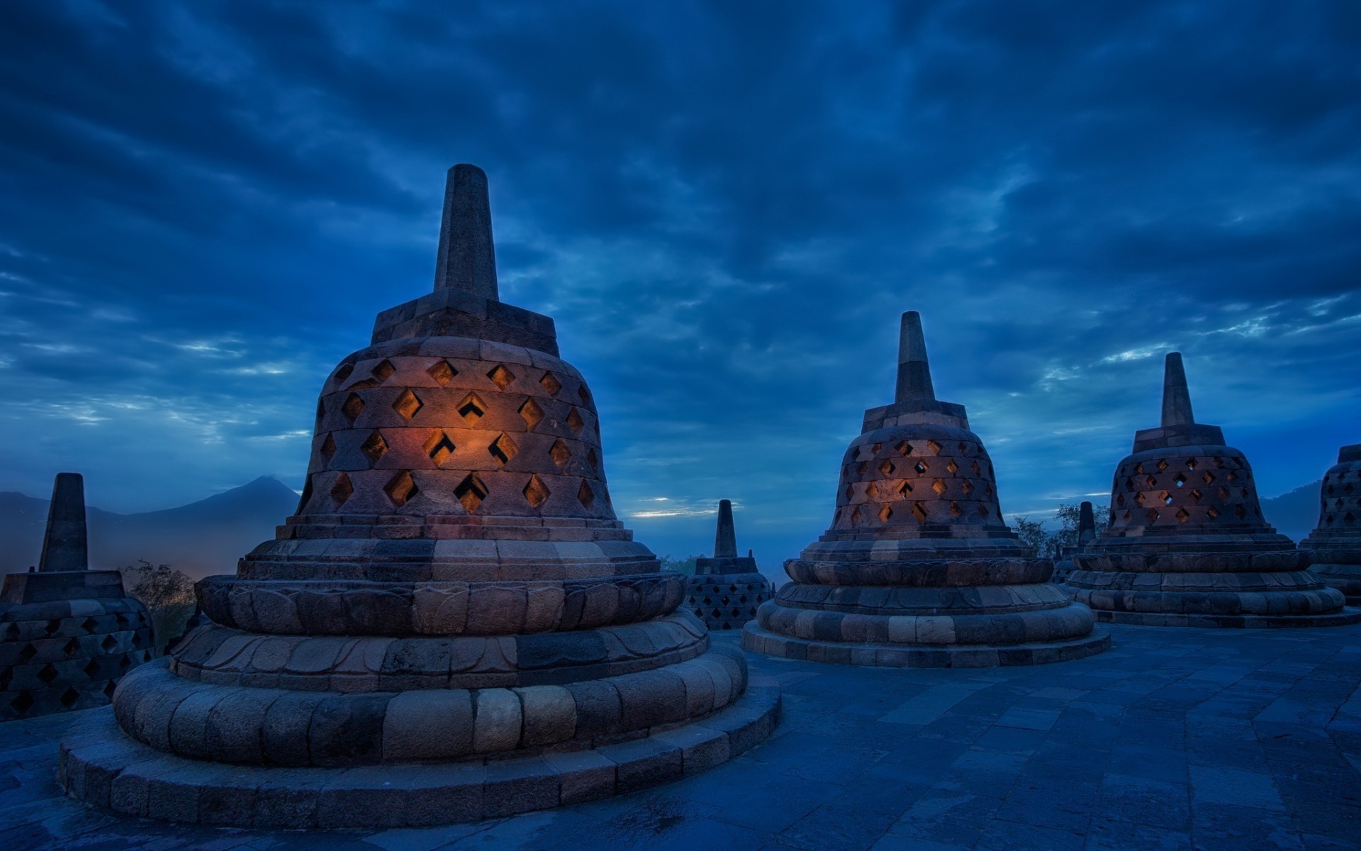 autres villes voyage bouddha architecture temple religion ciel extérieur stupa spiritualité antique crépuscule pagode borobudur