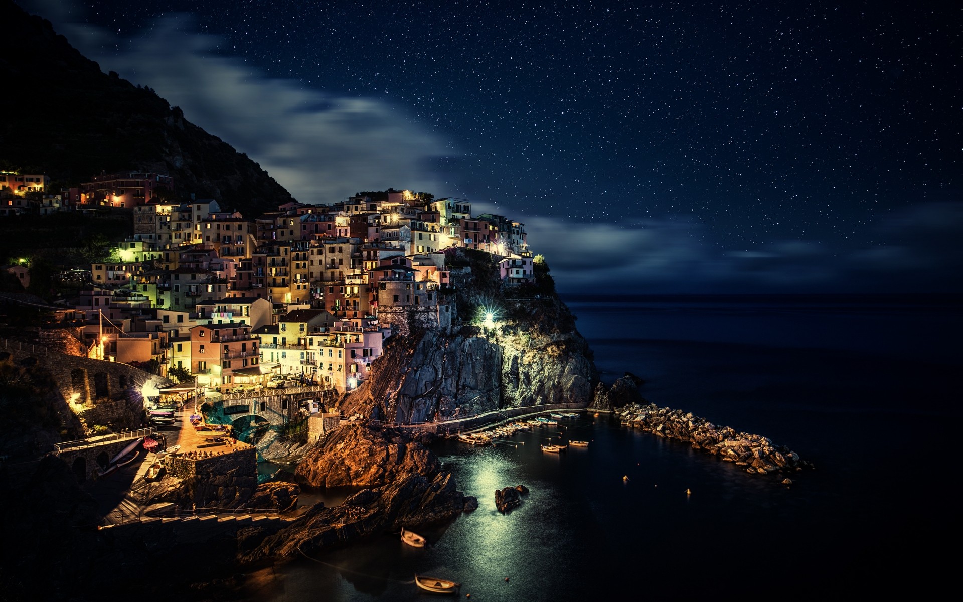 景观 水 旅游 月亮 晚上 建筑 天空 城市 景观 倒影 海 黄昏 户外 manarola 夜 海洋 景观 五渔村