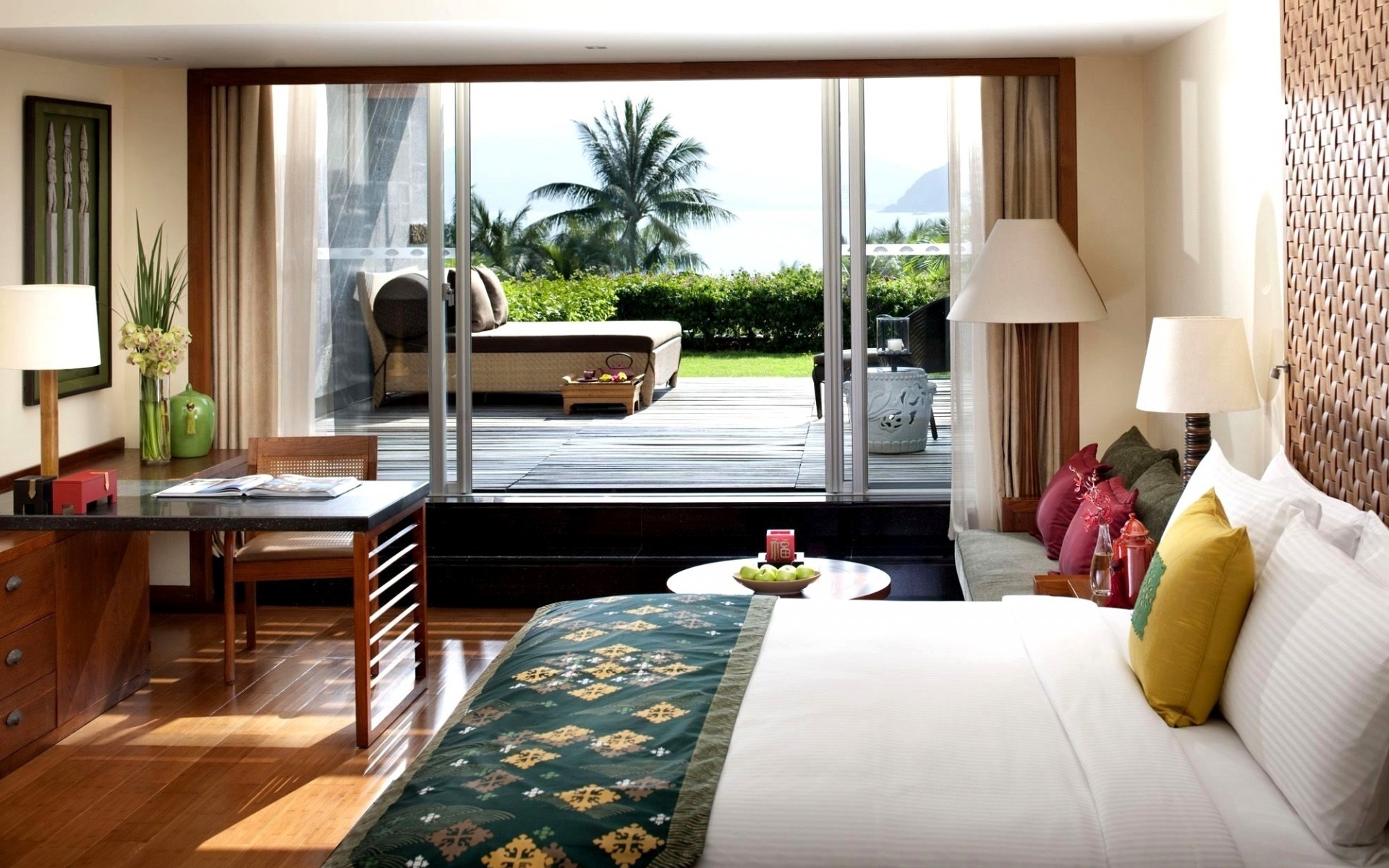 мебель номер в помещении окна кровать таблица спальня лампа дизайн интерьера дома место стул отель пол дом роскошные ковер квартира занавес современные