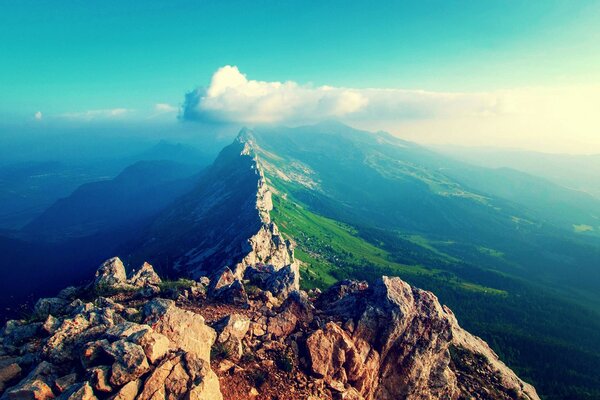 Paisajes de la naturaleza, viajes a través de las montañas