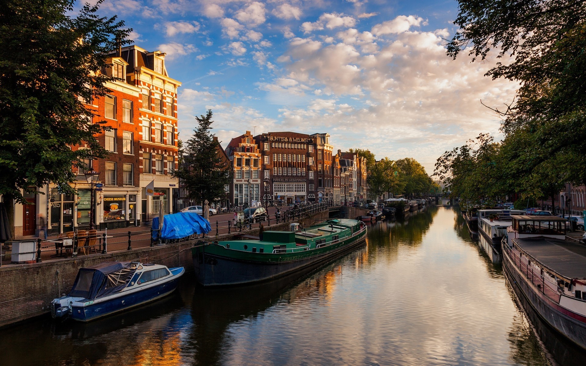 diğer şehirler su kanal nehir tekne seyahat yansıma şehir deniz aracı açık havada mimari köprü gökyüzü ulaşım sistemi amsterdam