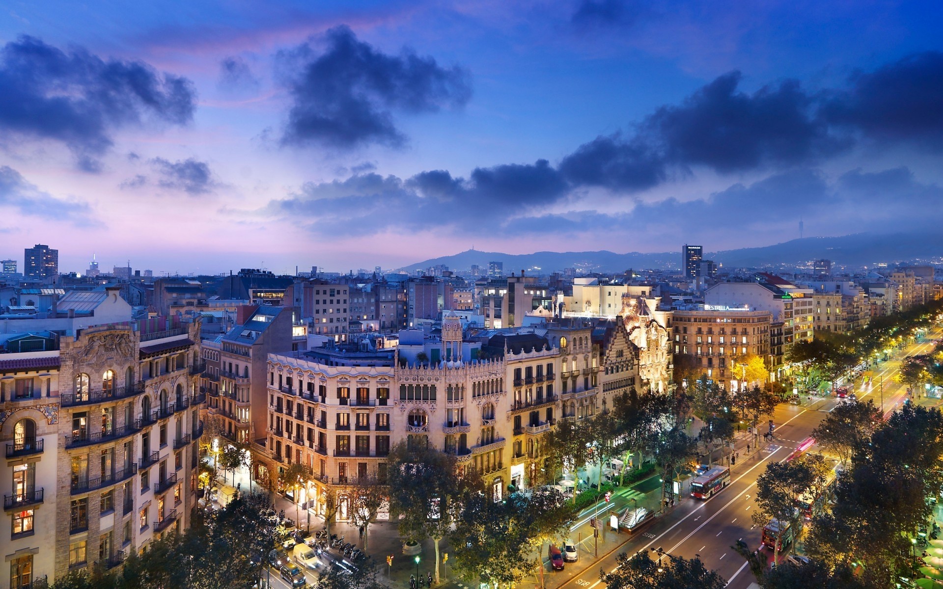 spanien stadt reisen stadt architektur städtisch haus spektakel skyline himmel stadt sehenswürdigkeit dämmerung tourismus im freien sonnenuntergang panorama abend panorama barcelona