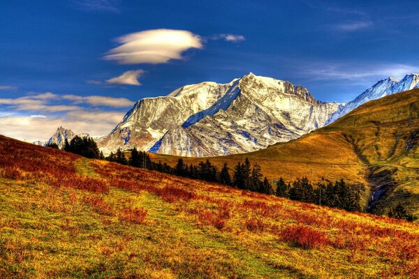 Paysage du ciel, des montagnes et de la nature