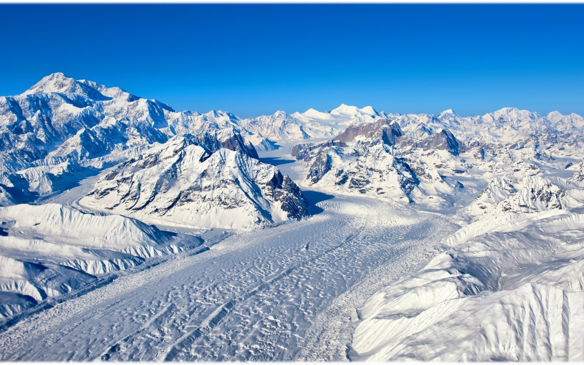 सर्दी बर्फ पहाड़ों पर्वत शिखर ठंड सुरम्य सहारा बर्फ अल्पाइन बर्फ चित्रमाला पहाड़ी उच्च ढलान ऊपर ट्रैक ग्लेशियर मौसम परिदृश्य ऊंचाई पहाड़ों