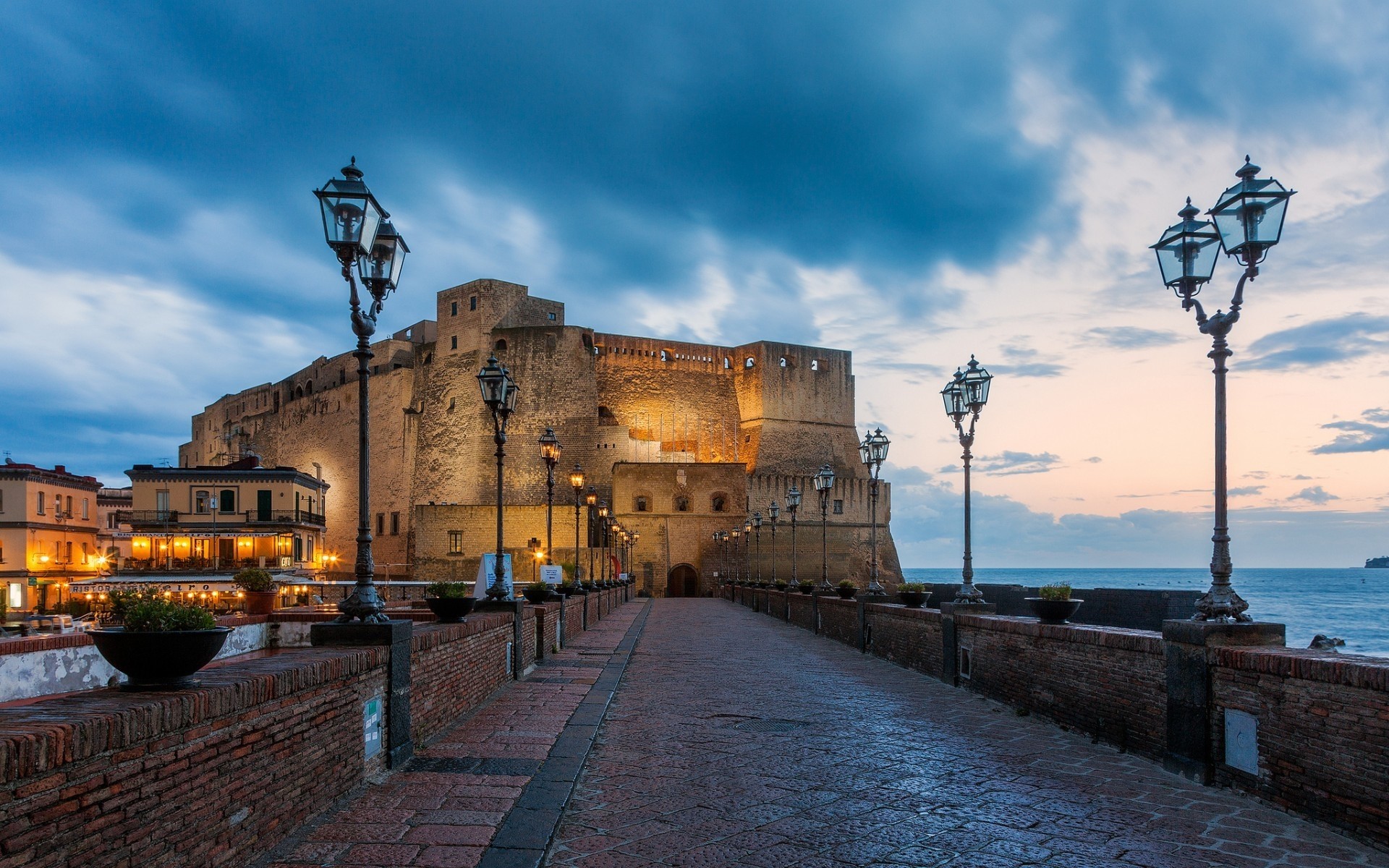 altre città viaggi architettura cielo casa acqua città turismo paesaggio all aperto vecchio castello mare città antico luce del giorno torre palazzo