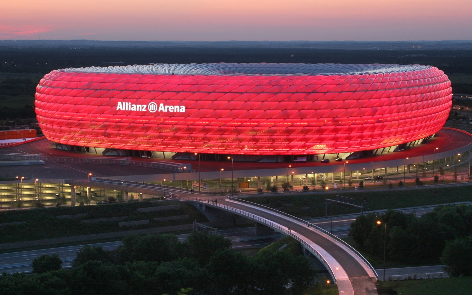 piłka nożna podróże konkurs miasto samochód system transportu na zewnątrz architektura wieczór stadion piłka nożna droga mistrzostwa niebo zmierzch wyścigi samochód miejsce monachium.stadion