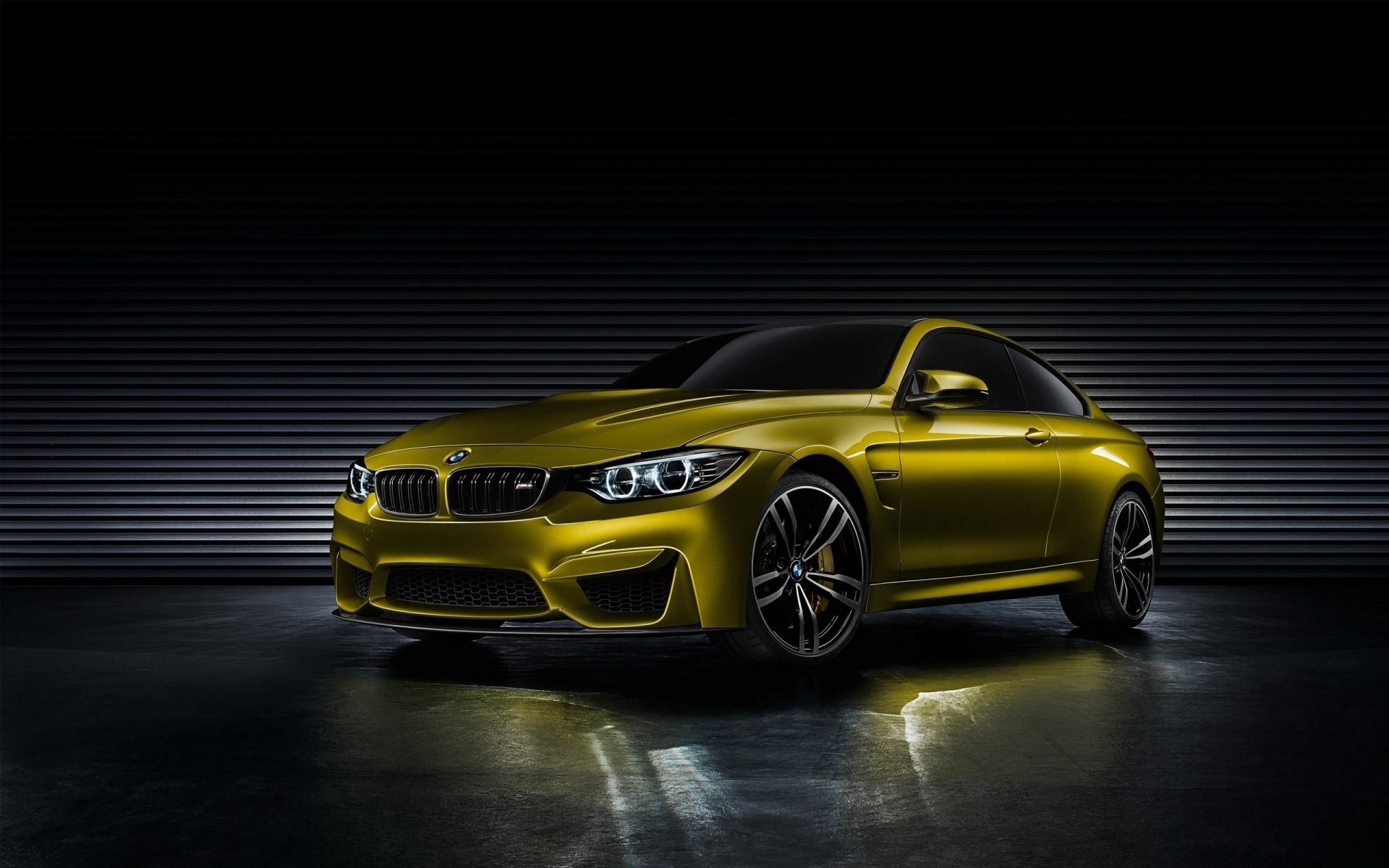 bmw auto auto räder bürgersteig transportsystem schnell asphalt automobil beeilen sie sich schwarz coupé action rennen fahren bmw m4 coupé-autos sportwagen