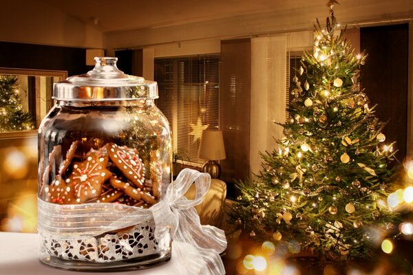 Árbol de Navidad decorado con juguetes para el año nuevo